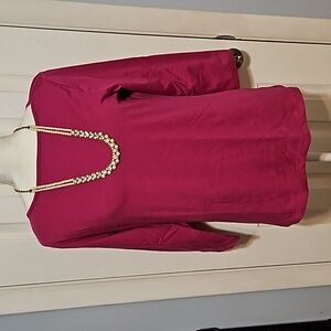 Isaac Mizrahi quarter sleeve shirt.  Size Medium.  Necklace included.